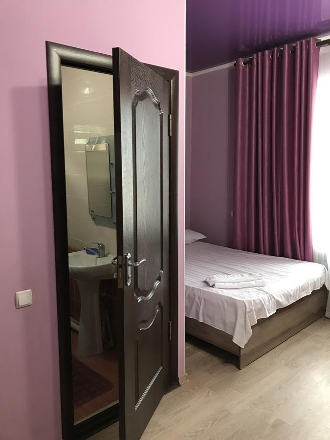 Hotel Prestizh Taraz Esterno foto
