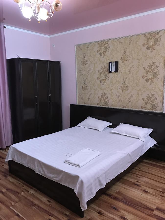 Hotel Prestizh Taraz Esterno foto